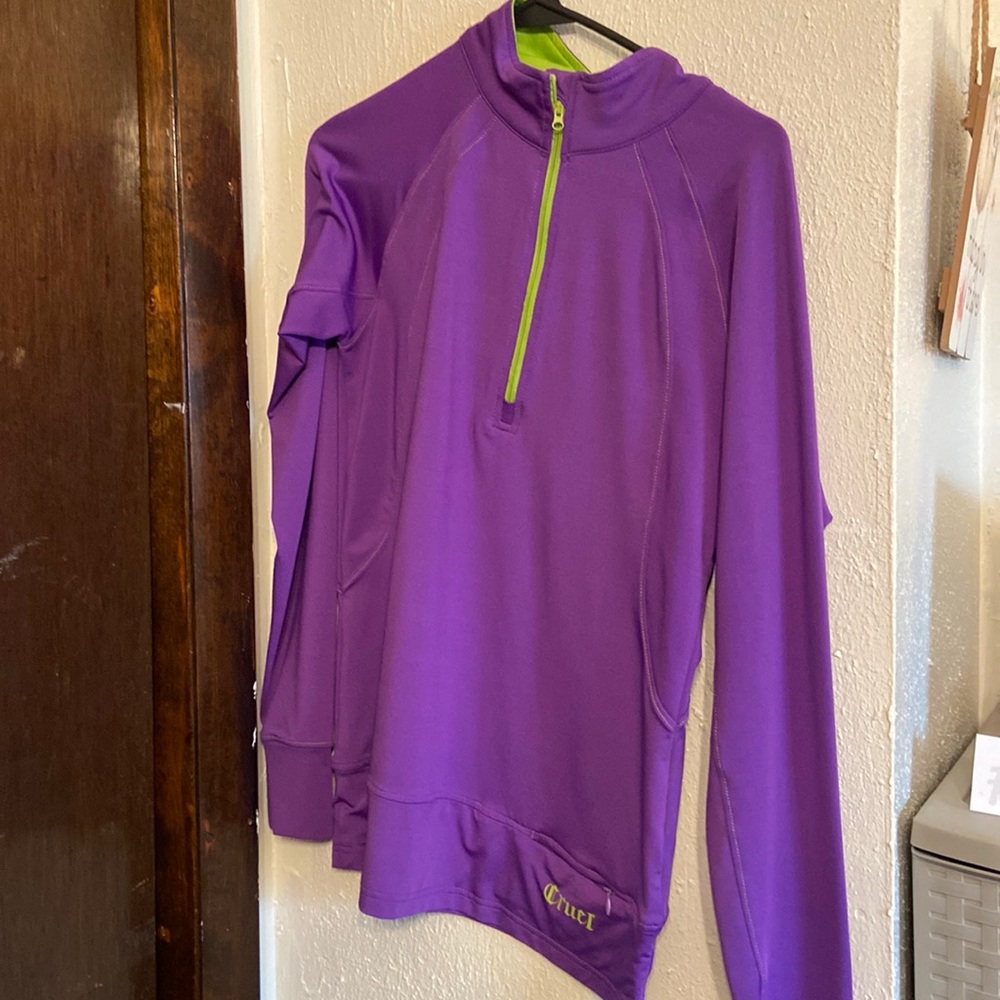 Quarter zip pull over